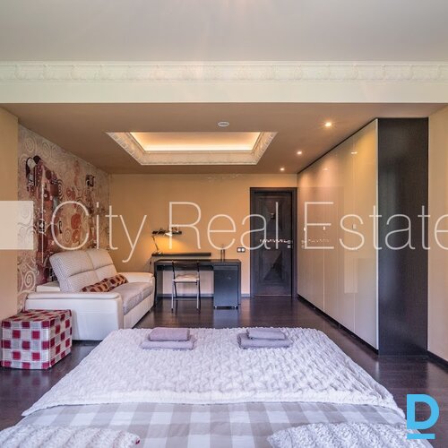 Pārdod māju Jūrmalā