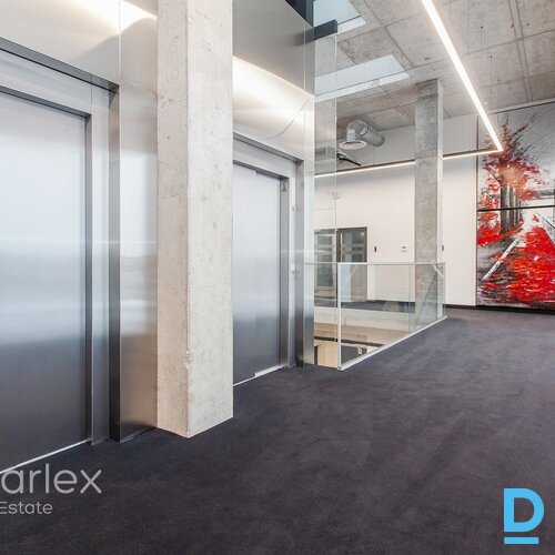 B klases biroja ēkā Red line tiek iznomātas telpas 2. stāvā