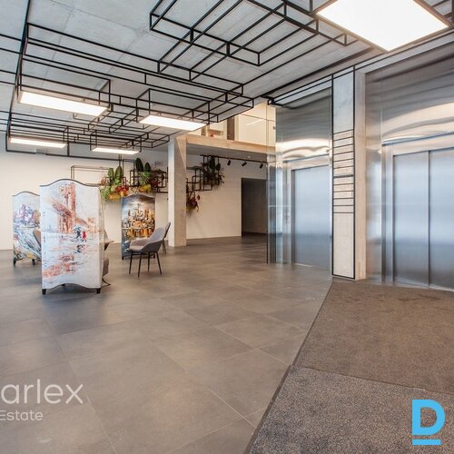 B klases biroja ēkā Red line tiek iznomātas telpas 2. stāvā