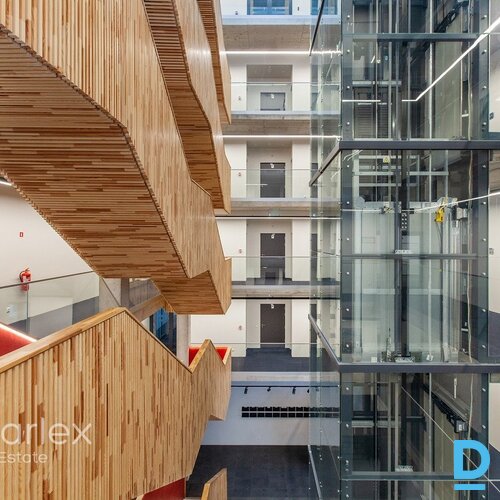 B klases biroja ēkā Red line tiek iznomātas telpas 2. stāvā