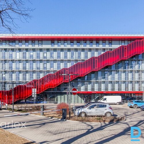 B klases biroja ēkā Red line tiek iznomātas telpas 3. stāvā