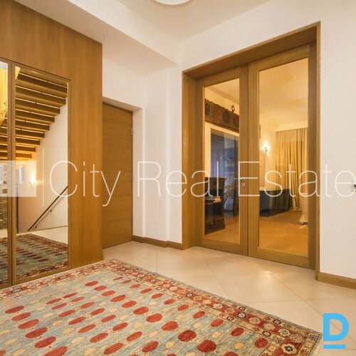 Pārdod māju Jūrmalā