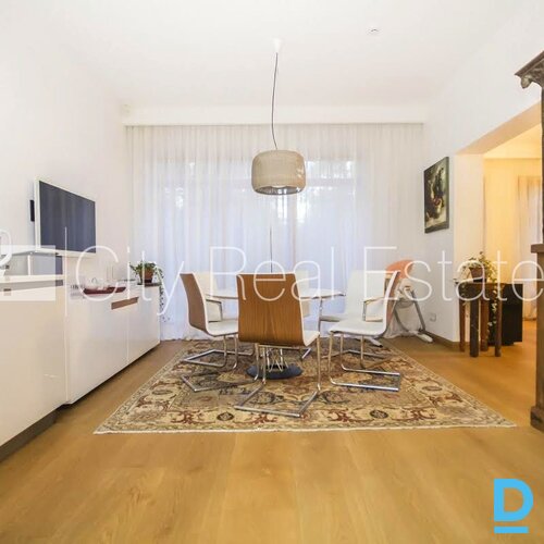 Pārdod māju Jūrmalā