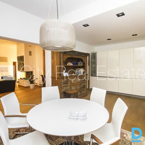 Pārdod māju Jūrmalā