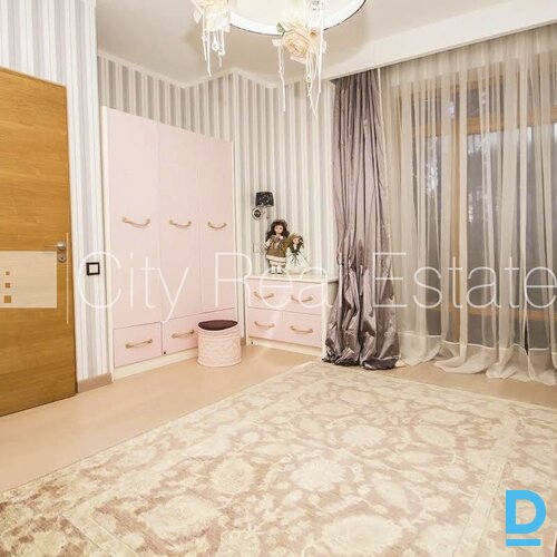 Pārdod māju Jūrmalā