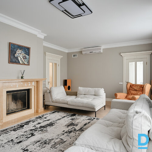 Pārdod māju Kadiķu iela 1