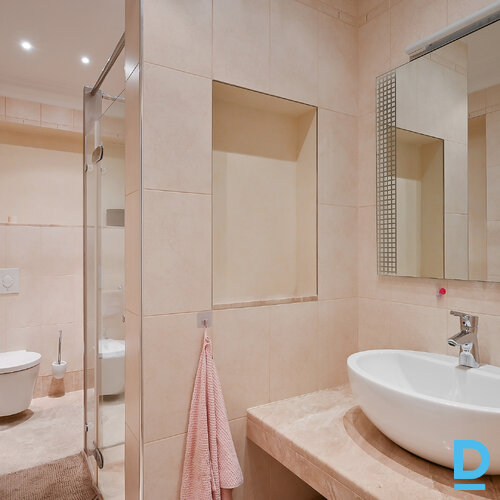 Pārdod māju Kadiķu iela 1