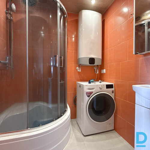 Pārdod dzīvokli Āžu iela 5