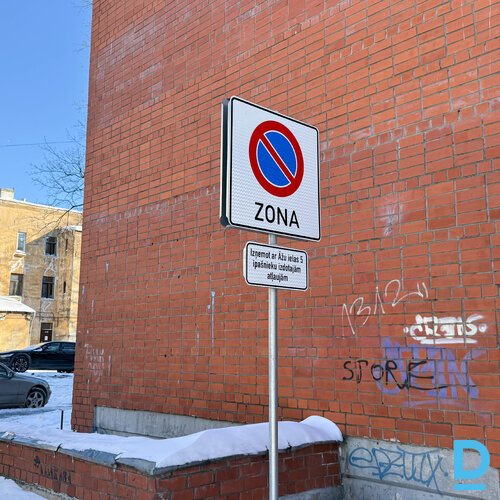 Pārdod dzīvokli Āžu iela 5