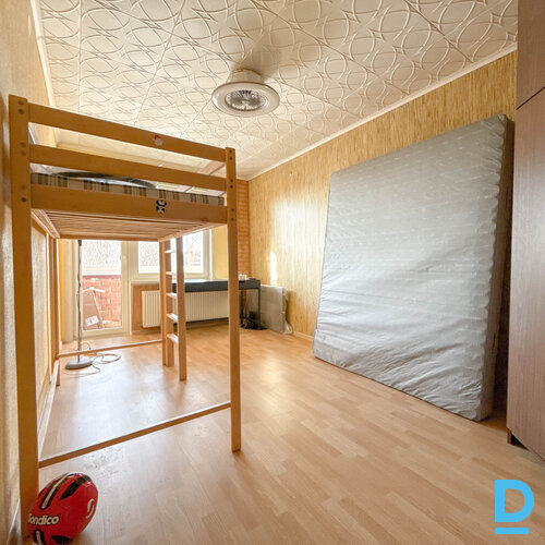 Pārdod dzīvokli Āžu iela 5