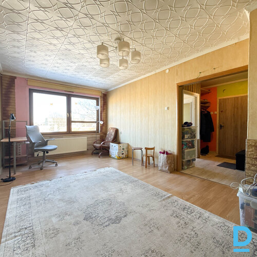 Pārdod dzīvokli Āžu iela 5