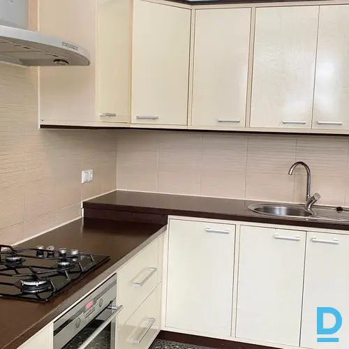 Pārdod mājas Sakaru iela 15