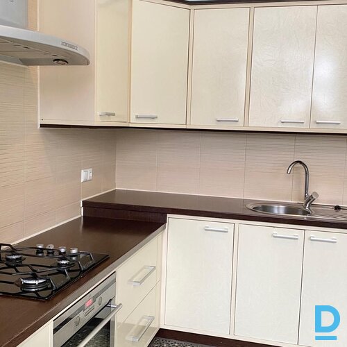 Pārdod mājas Sakaru iela 15