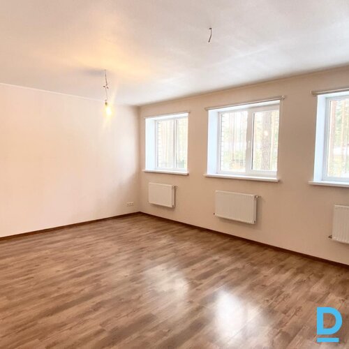 Pārdod mājas Sakaru iela 15