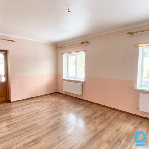 Pārdod mājas Sakaru iela 15