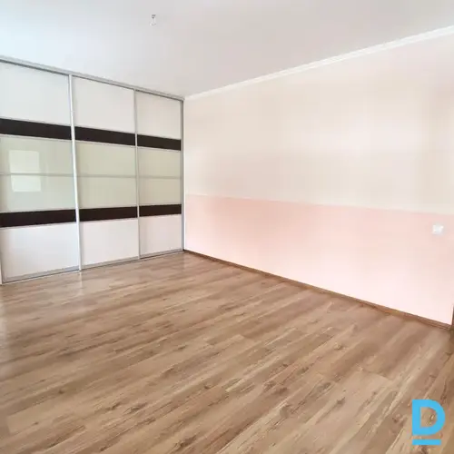 Pārdod mājas Sakaru iela 15