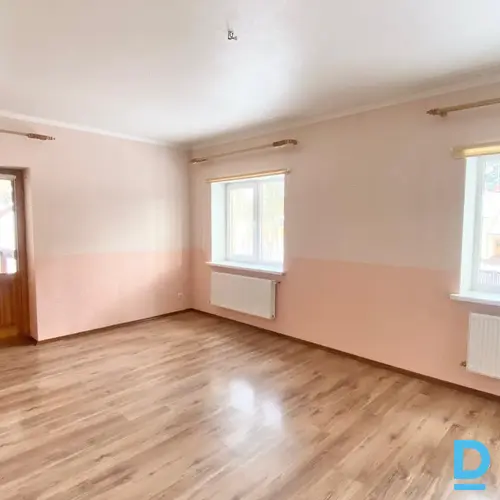 Pārdod mājas Sakaru iela 15