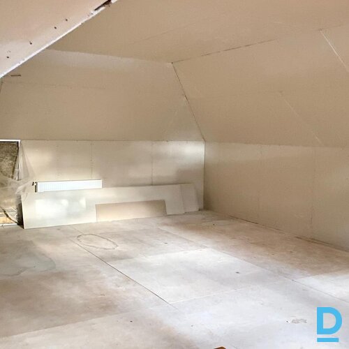 Pārdod mājas Sakaru iela 15