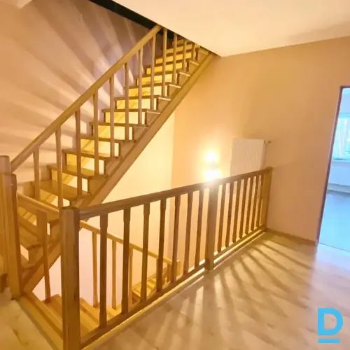 Pārdod mājas Sakaru iela 15