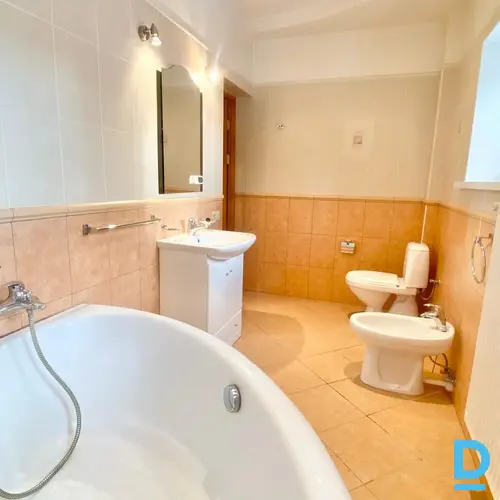 Pārdod mājas Sakaru iela 15