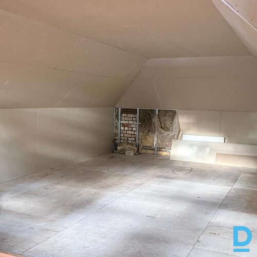 Pārdod mājas Sakaru iela 15