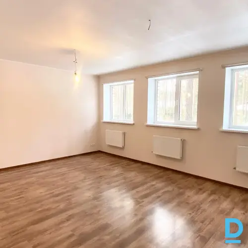 Pārdod mājas Sakaru iela 15