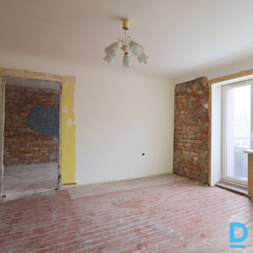 Pārdod dzīvokli Lielais prospekts 24