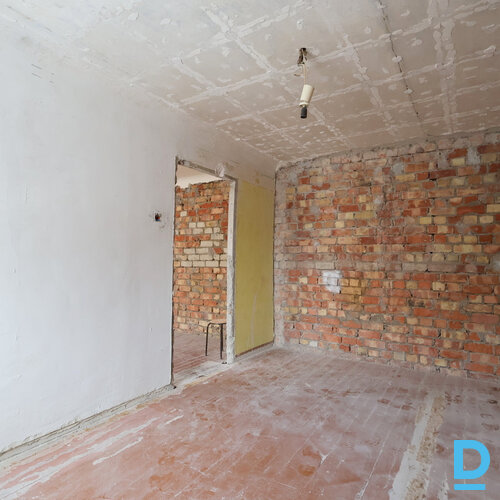 Pārdod dzīvokli Lielais prospekts 24