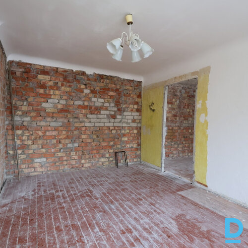 Pārdod dzīvokli Lielais prospekts 24