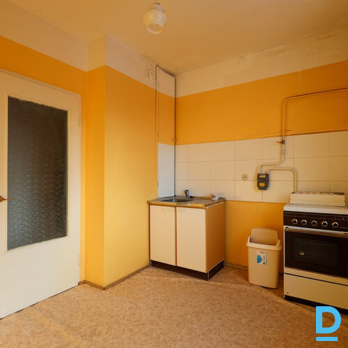 Pārdod dzīvokli Eduarda Tisē iela 79