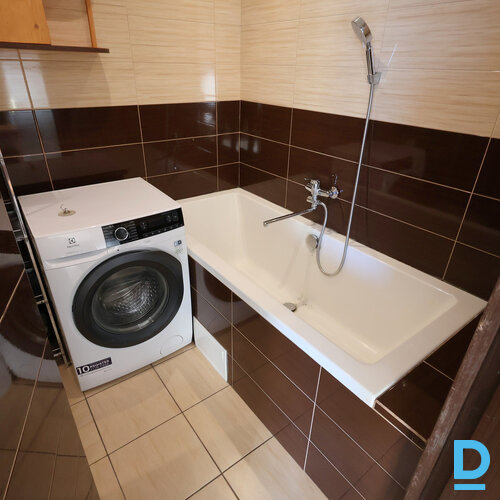 Pārdod dzīvokli Reiņu meža iela 14