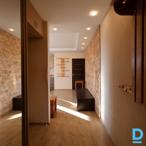 Pārdod dzīvokli Reiņu meža iela 14