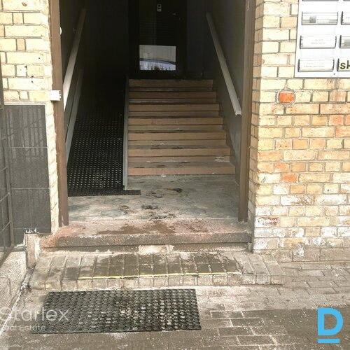 Renovētajā tipa plānojumā 2. stāvā tiek iznomātas pilnībā labiekārtotas ofisa telpas 70m²