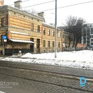 Renovētajā tipa plānojumā 2. stāvā tiek iznomātas pilnībā labiekārtotas ofisa telpas 70m²