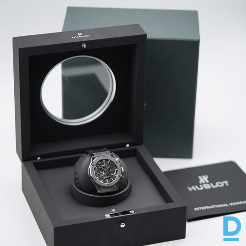 Pārdod Hublot Classic Fusion 45 Titanium Aero Chronograph 