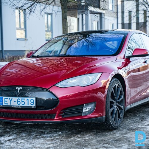 Pārdod Tesla Model S P85, 2014