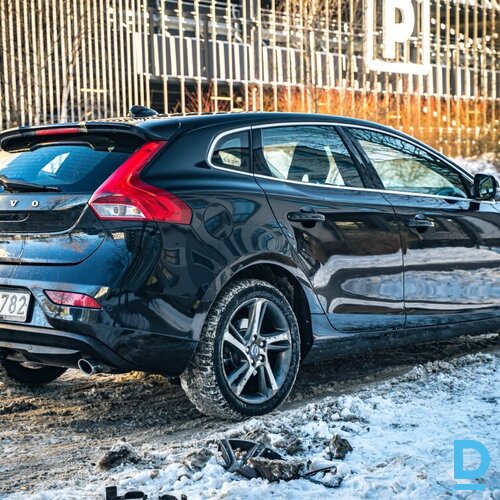 Pārdod Volvo V40 2.0d, 2015