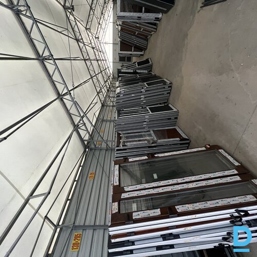 Pārdod PVC durvis Pārdod PVC durvis