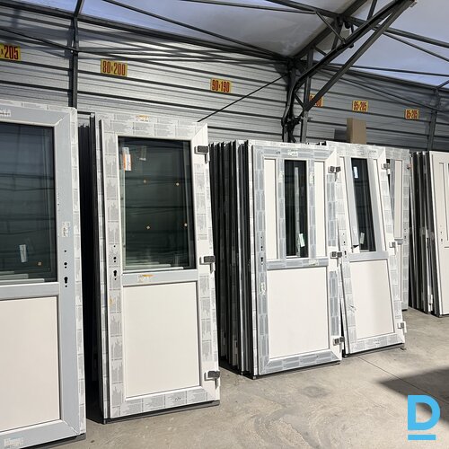 Pārdod PVC durvis Pārdod PVC durvis