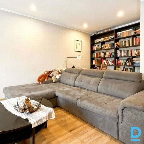 Saulains 3-istabu dzīvoklis renovētā ēkā Ķekavas centrā, 63m²