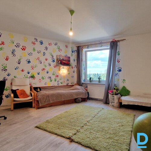 Plašs 3-istabu dzīvoklis Salaspilī ar 2 balkoniem un lielisku infrastruktūru, 120m²