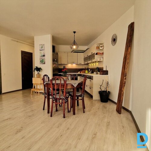 Plašs 3-istabu dzīvoklis Salaspilī ar 2 balkoniem un lielisku infrastruktūru, 120m²