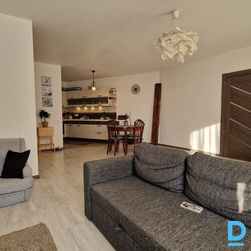 Plašs 3-istabu dzīvoklis Salaspilī ar 2 balkoniem un lielisku infrastruktūru, 120m²