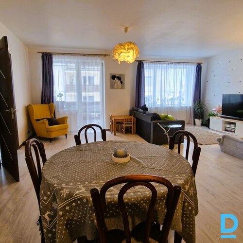 Plašs 3-istabu dzīvoklis Salaspilī ar 2 balkoniem un lielisku infrastruktūru, 120m²