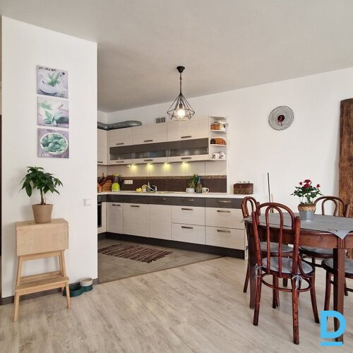 Plašs 3-istabu dzīvoklis Salaspilī ar 2 balkoniem un lielisku infrastruktūru, 120m²