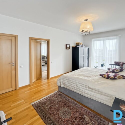 Mūsdienīgs un saulains 2-istabu dzīvoklis ar panorāmas skatu uz Rīgu, 62m²