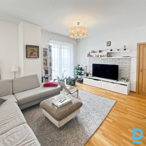 Mūsdienīgs un saulains 2-istabu dzīvoklis ar panorāmas skatu uz Rīgu, 62m²