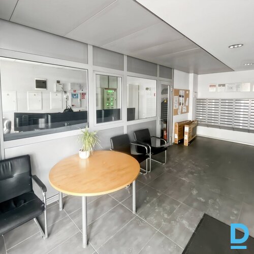 Mūsdienīgs un saulains 2-istabu dzīvoklis ar panorāmas skatu uz Rīgu, 62m²