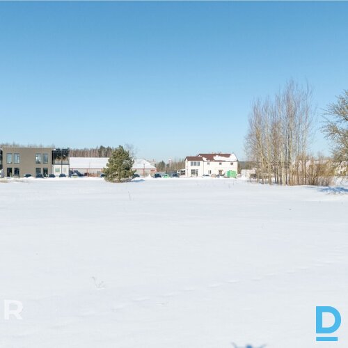 Pārdošanā līdzens 1.01 ha zemes gabals komercapbūvei Mārupē.Zeme atrodas Darījum