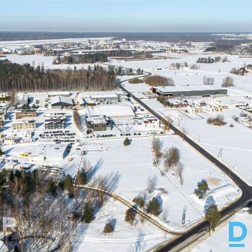 Pārdošanā līdzens 1.01 ha zemes gabals komercapbūvei Mārupē.Zeme atrodas Darījum